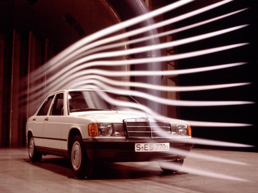  Mercedes-Benz 190 1982 года  (фото 11 из 16)